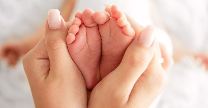 Acupuncture and Moxibustion for Breech Babies: Can They Help Turn a Breech Baby Naturally?